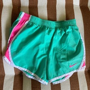 6X Little Girl’s Nike Tempo green and pink shorts